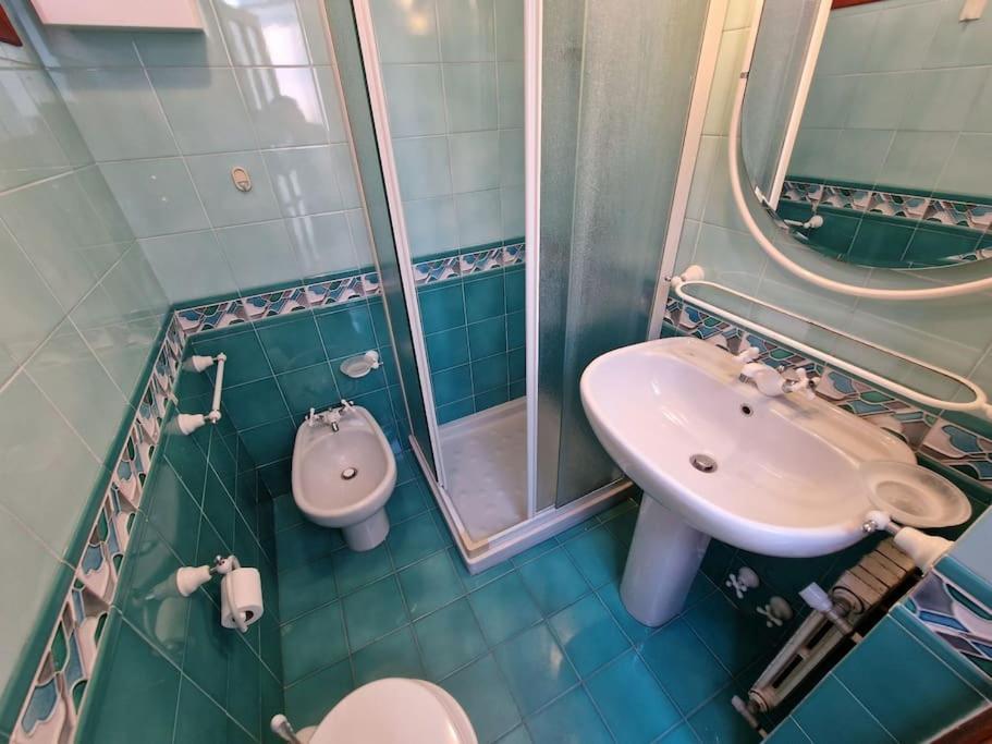 Silver Sands Finale Ligure - Traditional Apartment - 4 Beds & Terrace By The Beach Exterior photo