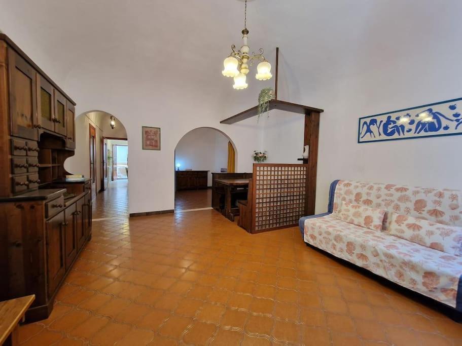 Silver Sands Finale Ligure - Traditional Apartment - 4 Beds & Terrace By The Beach Exterior photo