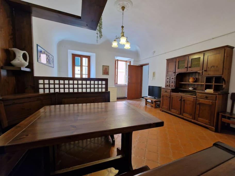 Silver Sands Finale Ligure - Traditional Apartment - 4 Beds & Terrace By The Beach Exterior photo